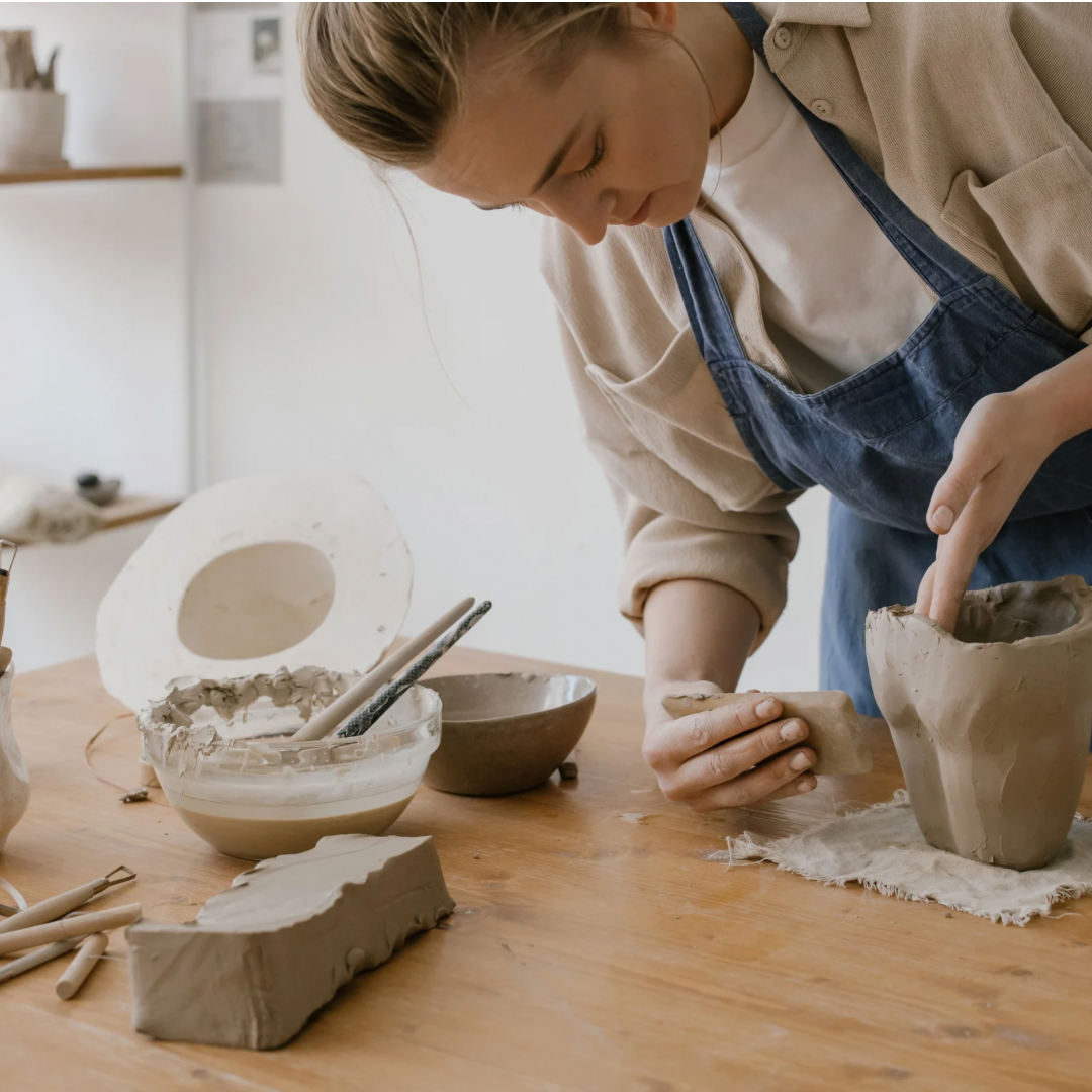 Hand building ceramic pottery clay