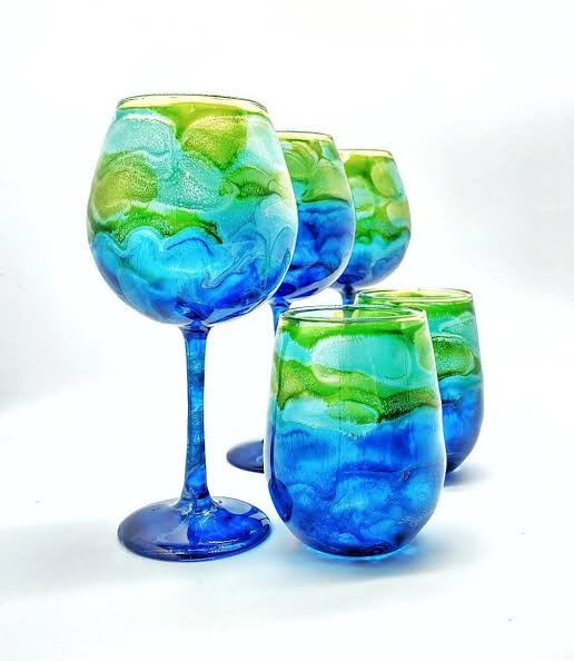 Emerald Decorate Wine glasses with alcohol ink 7th June deposit only